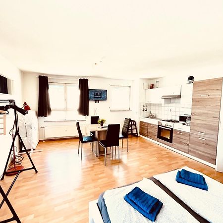 Outletcity Apartment Ferienwohnung Metzingen Metzingen  Eksteriør bilde