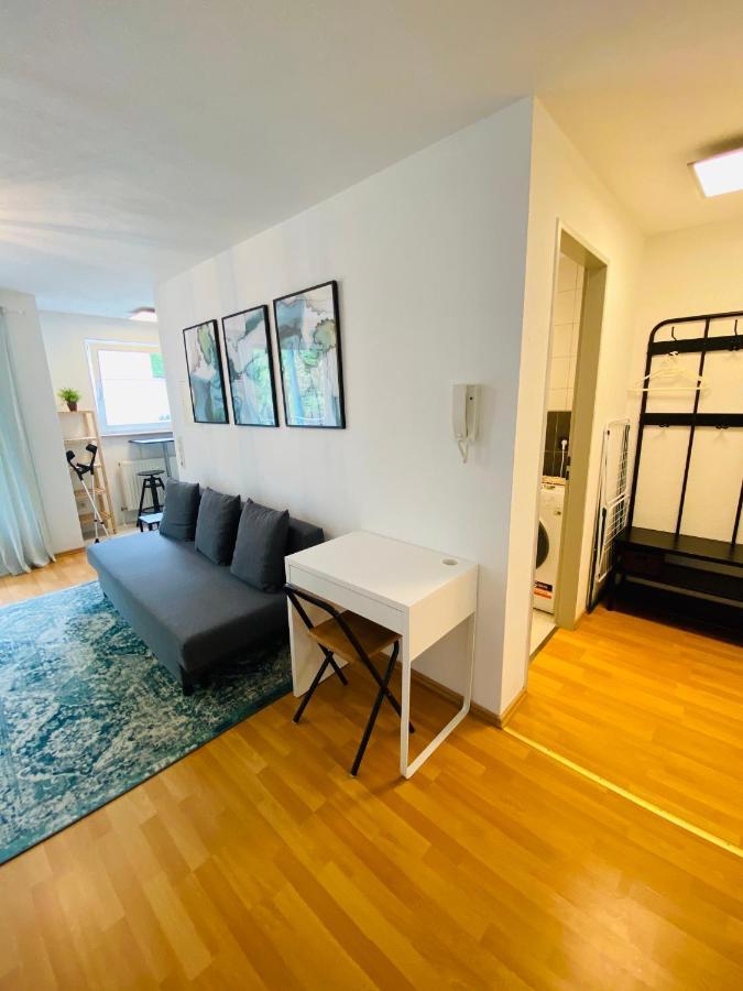 Outletcity Apartment Ferienwohnung Metzingen Metzingen  Eksteriør bilde
