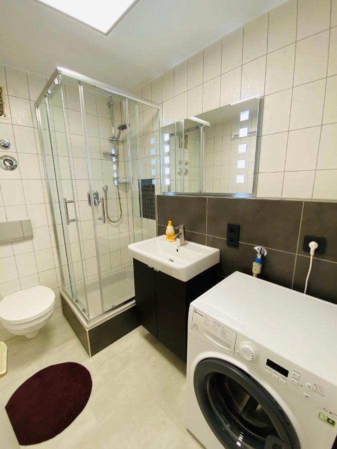 Outletcity Apartment Ferienwohnung Metzingen Metzingen  Eksteriør bilde