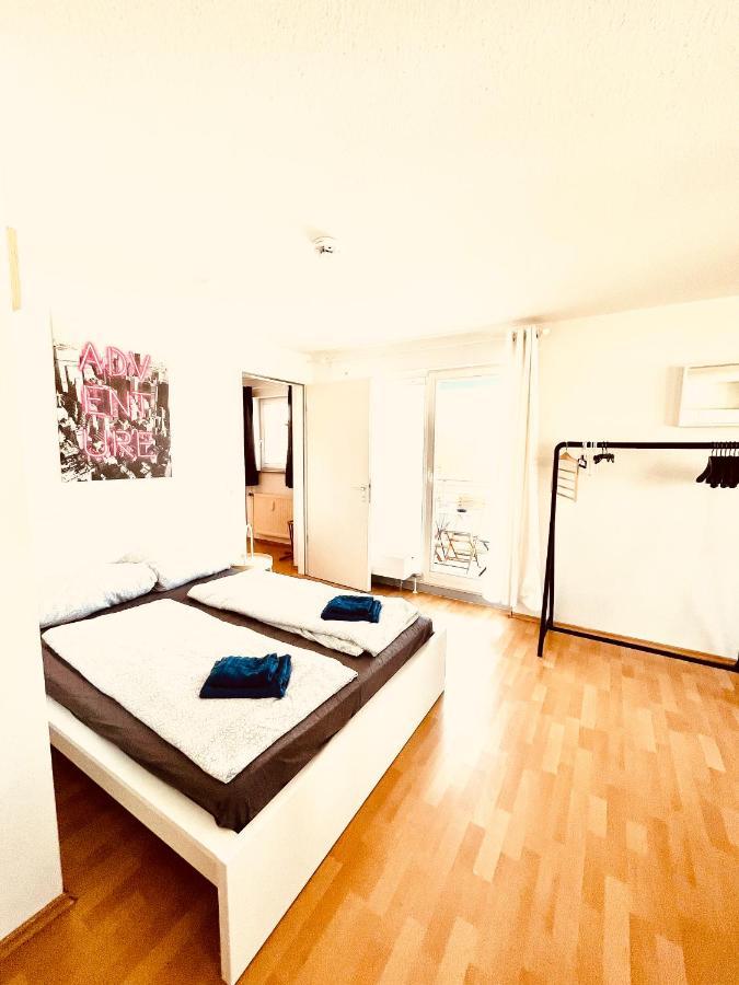 Outletcity Apartment Ferienwohnung Metzingen Metzingen  Eksteriør bilde