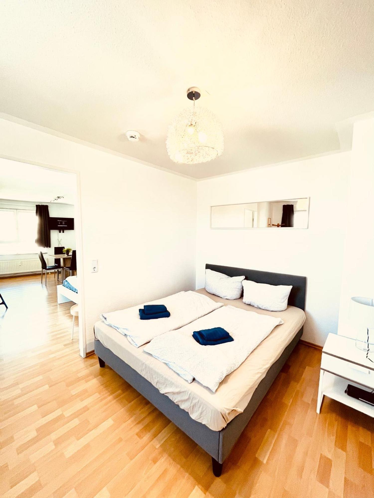 Outletcity Apartment Ferienwohnung Metzingen Metzingen  Eksteriør bilde